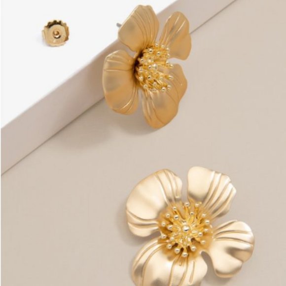 Gold Tone Hibiscus Flower Shape Earrings - Picture 1 of 2